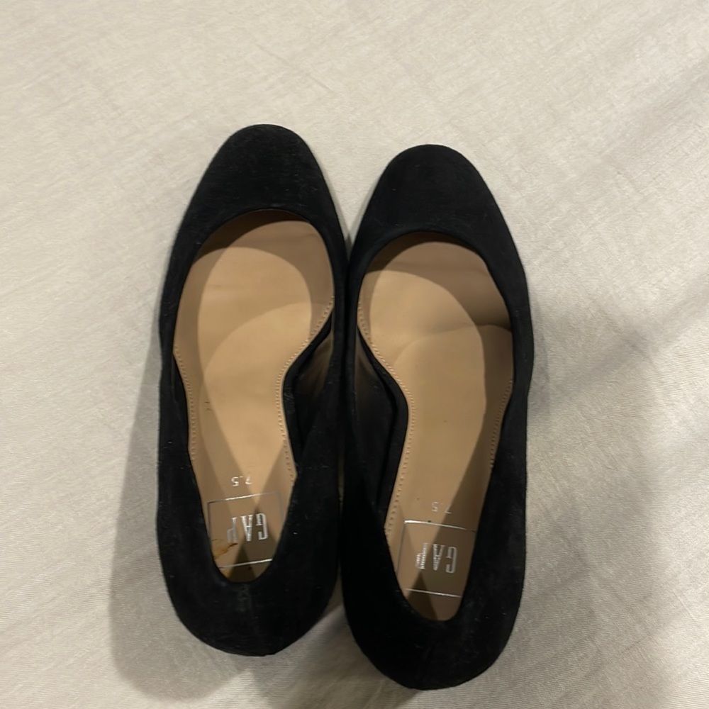 Black kitten heels in size 7.5 for women